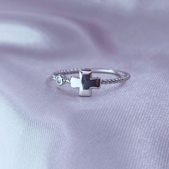 Imagen de Anillo Cruz con Pequeño Brillo