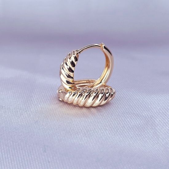 Imagen de Huggie Femenina de Oro