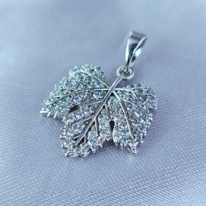 Imagen de Dije Hoja Maple