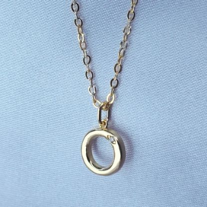 Imagen de Collar con Pequeño Brillo Inicial O  4501