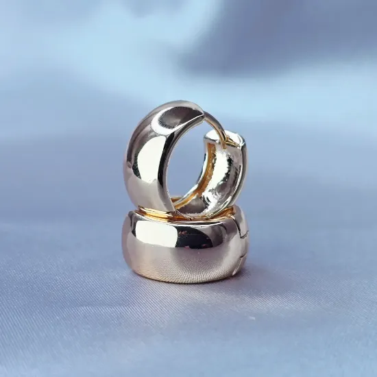 Imagen de Huggie Plana de Oro