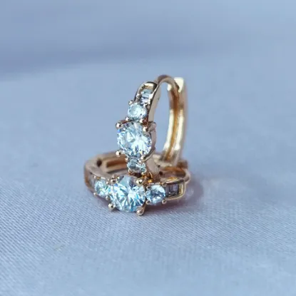 Imagen de Huggie Circonias con Magia