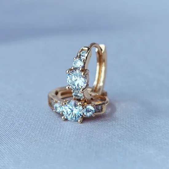 Imagen de Huggie Circonias con Magia