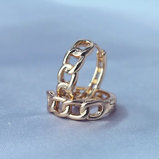 Imagen de Huggie Barbada Discreta de Oro