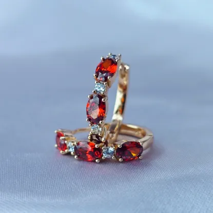 Imagen de Huggie Cristales Rojo Pasión