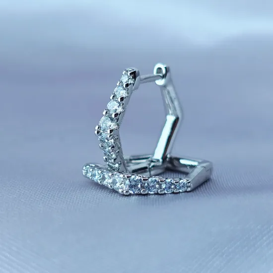 Imagen de Huggie Hexágono con Ocho Circonias