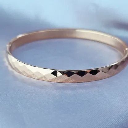 Imagen de Brazalete Círculo 3D Oro Dorado  1906