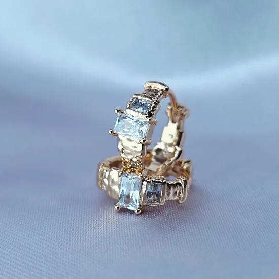 Picture of Geometric Rectangular Huggie