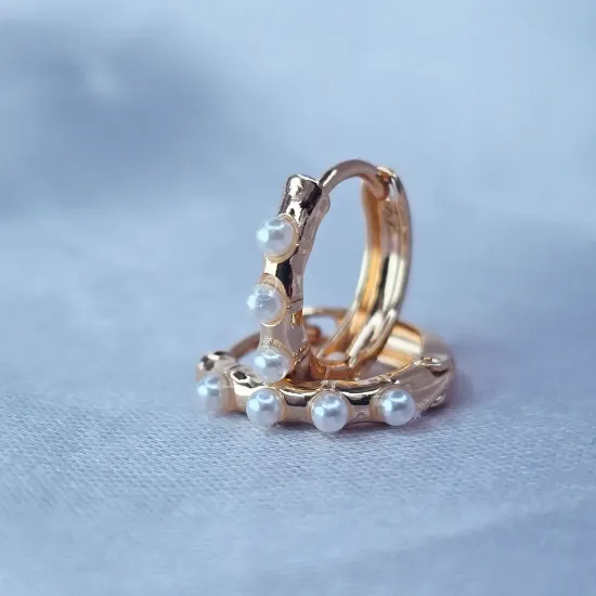 Imagen de Huggie Cuatro Perlitas