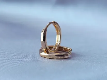 Imagen de Huggie Discreta