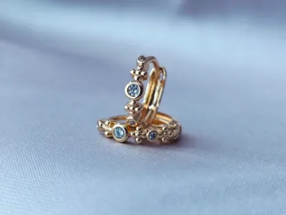 Imagen de Huggie Cruces y Cristales