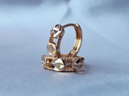 Imagen de Huggie Tres Detalles