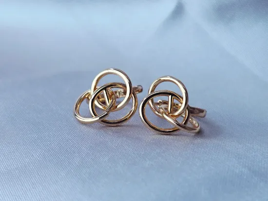 Imagen de Huggie Aros Entrelazados de Oro