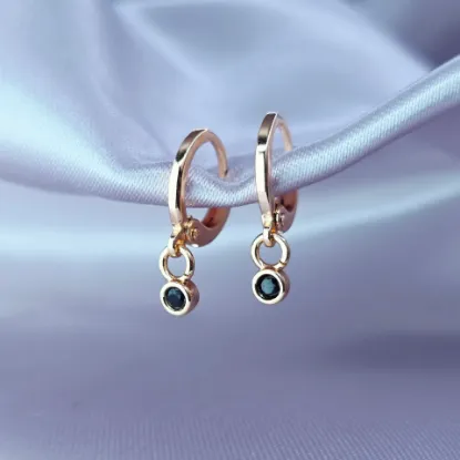 Imagen de Huggie Mini Circonia Negra