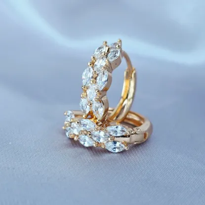 Imagen de Huggie Pequeños Rombos de Cristales