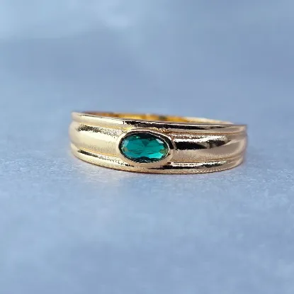 Picture of Emerald Oval Ring 8