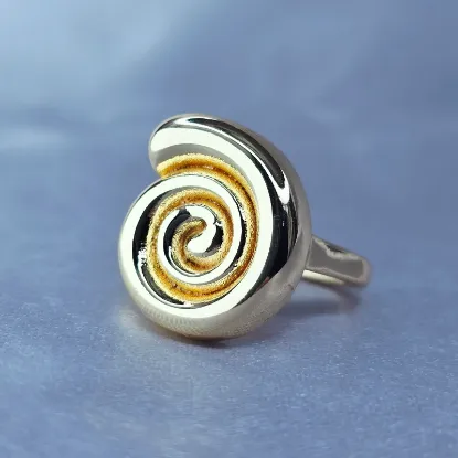 Picture of Gold Snail Ring Size 7