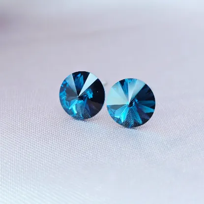 Picture of Intense Blue Swarovski Bezel Stud