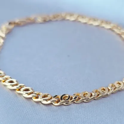 Picture of Gold Pretzel Links Bracelet Size 1803