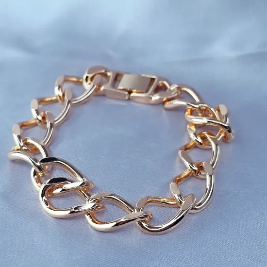 Picture of Gold Intertwined Links Irregular Hoops Bracelet Size 2209