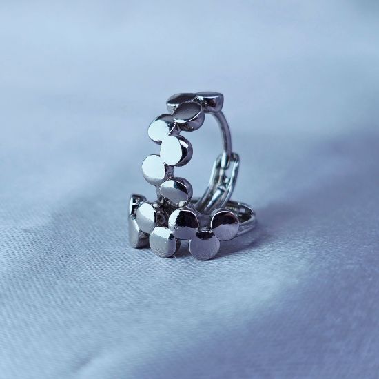 Picture of Seven Bezels Huggie