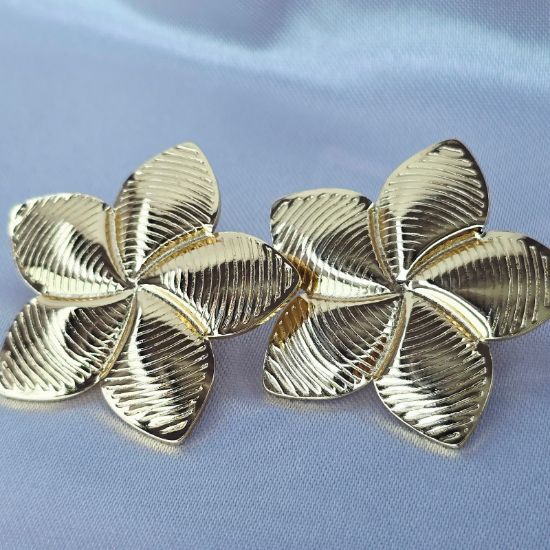 Imagen de Arete Flor Pétalos Texturizados