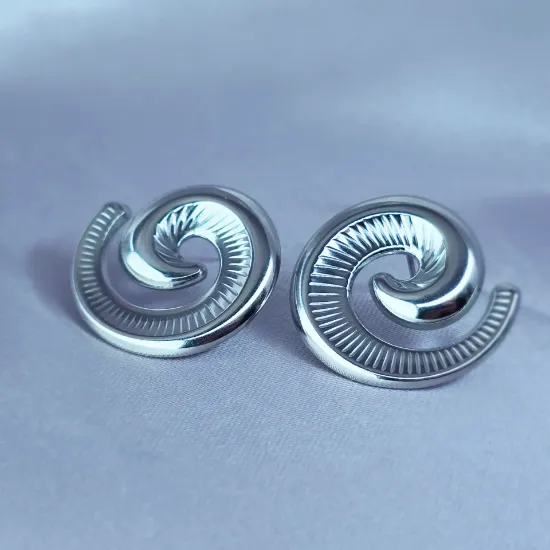 Imagen de Arete Caracol Blanco Texturizado