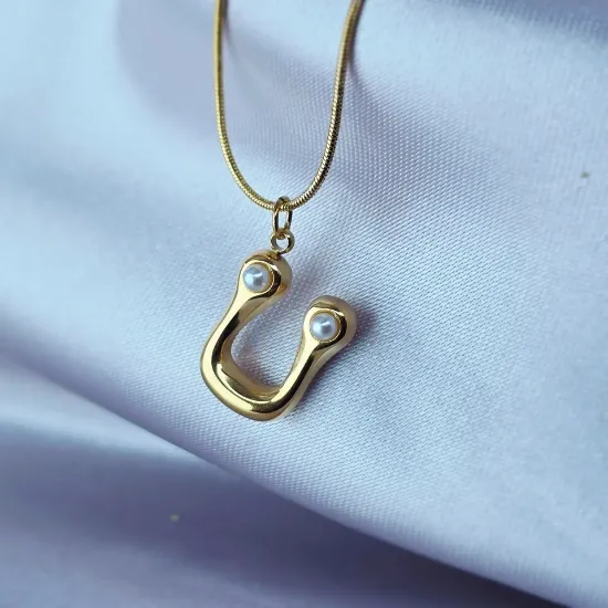 Imagen de Collar Perlas Inicial U