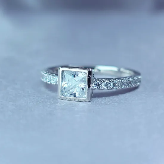 Imagen de Anillo Cuadro Realista