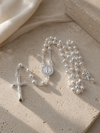 Imagen de Collar Rosario San Benito Blanco