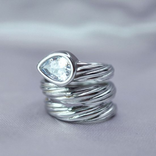 Imagen de Anillo Blanco Espiral con Gota