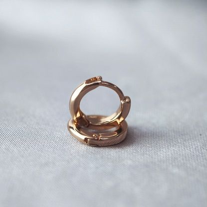 Imagen de Huggie Estilo Minimalista