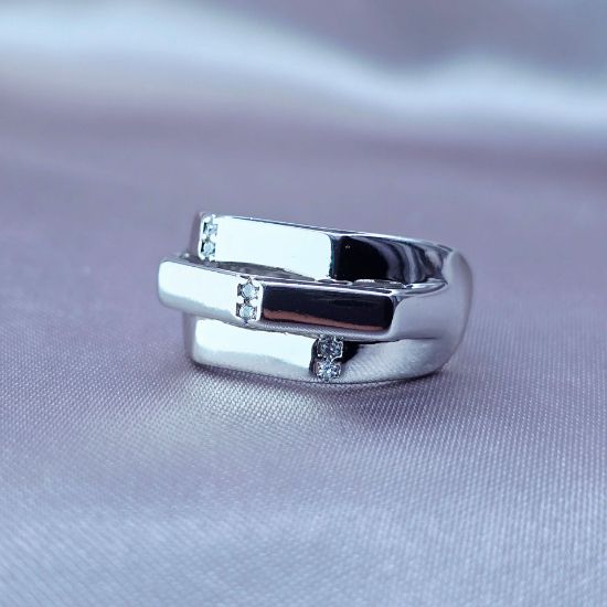 Imagen de Anillo Escalando Hacia el Éxito