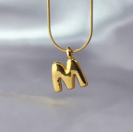 Imagen de Collar Esencia con Inicial M  4401
