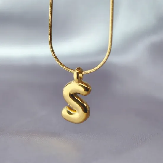 Imagen de Collar Esencia con Inicial S  4401