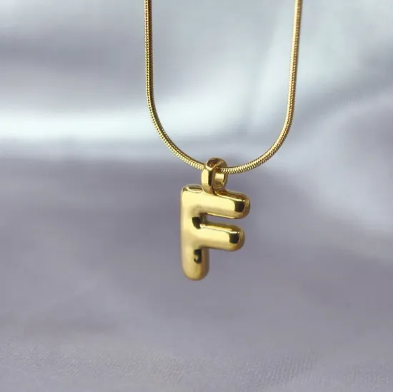 Imagen de Collar Esencia con Inicial F  4401
